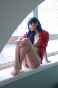 Sula (설아) Yo-U-Sula-Christmas-Present-A-0043-6223513985